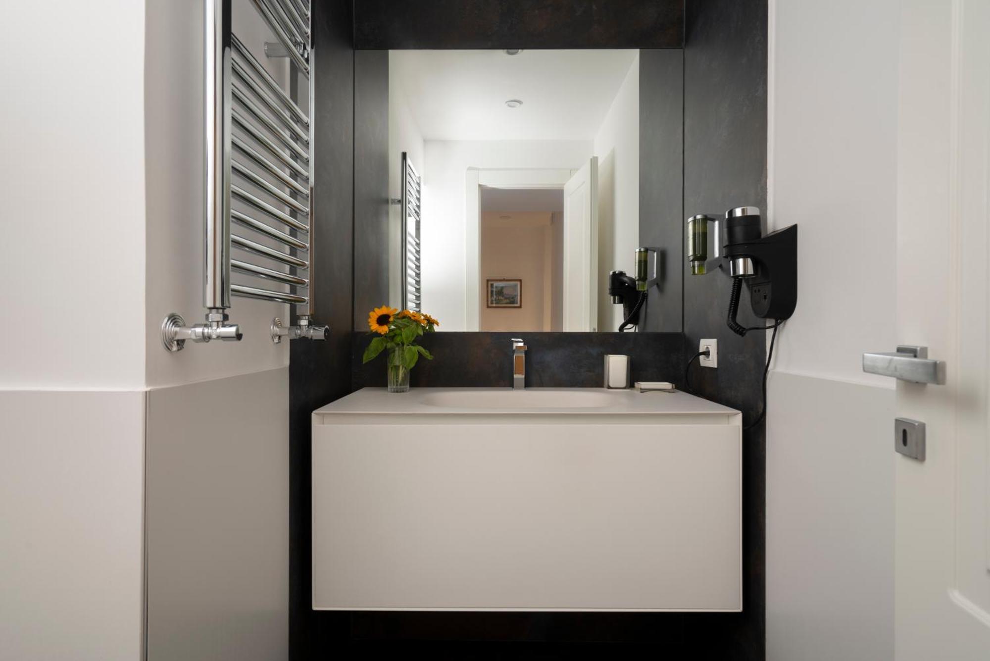 A.Ri.El Luxury Apartment Наполи Екстериор снимка